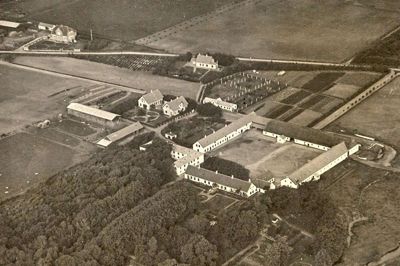 Sådan så Møltrup Optagelseshjem ud i slutningen af 1920’erne. Dengang var der begyndt at være krise. Foto: Møltrups arkiv