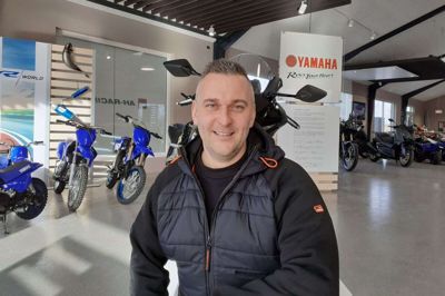 Anders Hoff har bygget 250 kvadratmeter til for få plads til den nye butik, efter at han og AH Motorcykler er blevet Yamaha-center. Foto: Jesper Wind