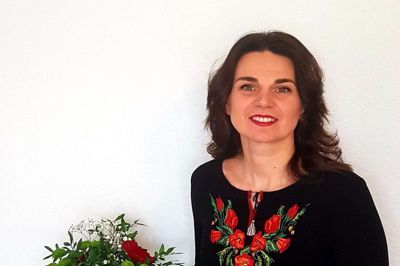 Oksana Goray forstår slet ikke, hvorfor der skal være konflikt mellem Rusland og Ukraine. Hun håber på, at russerne ikke kommer til at overtage magten i landet. Foto: Privatfoto