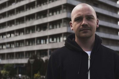 Morten Pape tager læserne på tur i de belastede miljøer, hvor han selv voksede op. Foto: Pr-foto