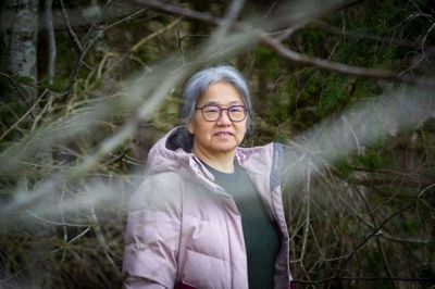 Malene Dittmer er født 13. december 1967 i Korea. Navnet på hendes »koreanske udrejsepas« til Danmark er Son Soon Sim. Sim er bevaret som mellemnavn i Malenes dåbsattest, hvis hun på et tidspunkt ville ændre det til et koreansk fornavn. Malene Dittmer blev adopteret til Danmark for 50 år siden. Helt præcist kom den dengang fire-årige Malene Dittmer til Kastrup Lufthavn den 8. februar 1972. Foto: Jakob Stigsen Andersen
