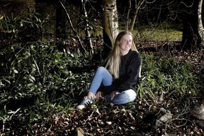 Janne Hansen havde boet et år i Studsgård, da hun blev spurgt, om hun ville hjælpe til i landsbyens gymnastik- og idrætsforening. Det sagde hun ja til, fordi hun både får noget ud af det socialt, og fordi det er nødvendigt selv at yde en indsats. I dag er hun formand for gymnastikafdelingen og pønser på at sætte nye tilbud i værk. Foto: Henrik Ole Jensen