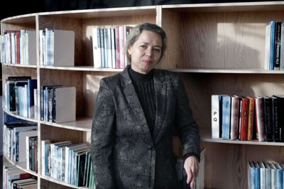 Viktoria Jacobsen er en stor kapacitet, når det for Snejbjerg Skole kommer til at tage imod ukrainske flygtninge. Med hendes ukrainske baggrund er der ikke de sproglige barrierer, der ellers ville være. Foto: Henrik Ole Jensen