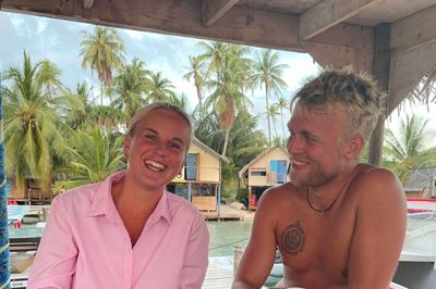 Freja Højgaard Olesen og Kasper Haarup har begge en drøm om at sejle jorden rundt, og samtidig arrangerer togter på verdenshavene - lige nu i Fransk Polynesien i Stillehavet. Privatfoto