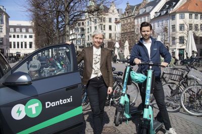 - Det er i alles interesse at undgå spirituskørsel. Vi ønsker ikke at se nogen komme til skade på et løbehjul, siger Frederik Heesch Hansen , der er Tiers regional city manager i Danmark. Her ses han med Vibeke Wolfsberg, som er kommerciel direktør i Dantaxi. Foto: PR-foto