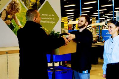 Bilka donerer igen i år varer til Blå Kors Varmestue i Herning i forbindelse med påsken. Foto: PR-Foto