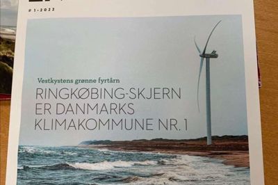 Forsiden af Dansk Energis magasin udnævner Ringkøbing-Skjern Kommune til Danmarks Klimakommune nummer 1. Det har vakt glæde på rådhuset i Ringkøbing. Foto: PR-foto