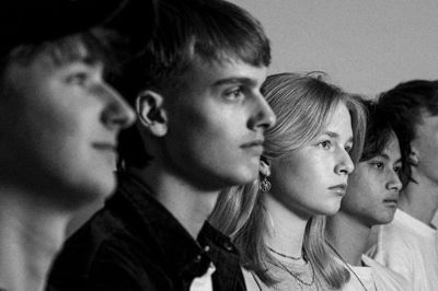 Lidghts Of Tomorrow består af Malte Hvidbjerg, Gustav Andreasen, Ida Nielsen, Benjamin Naglang og Julius Høj Pedersen. Foto: Pr-foto