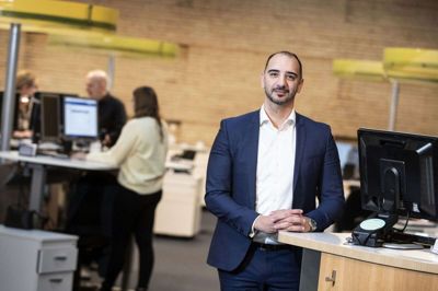Bekir Özkardes, afdelingsdirektør i Nordea, snoldede ikke sine penge op, når han var på lejrskole. Foto: Tom Laursen