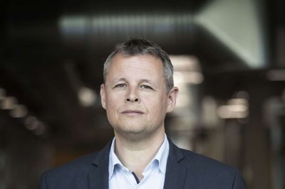 Gennem 20 år var Lars Krarup som borgmester næsten synonym med Herning. Tiden efter 1. august sidste år har han brugt på at »blive sit nye jeg« og bygge en ny hverdag op som professionelt bestyrelsesmedlem. - At arbejde med langsigtet planlægning og strategier, rimer meget godt på, hvordan jeg er som menneske, og hvordan jeg gerne vil arbejde, siger han om, hvorfor han blandt andet trives med jobbet som formand for Realdanias bestyrelse. Foto: Malene Tswai