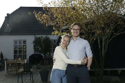 Nanna Elise Jørgensen og Johan Christian Øllgaard bor sammen i huset på K. Møllers Vej i Hammerum. Foto: Henrik Ole Jensen