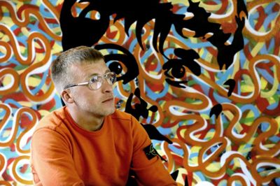 29-årige Jens Andersen var langt ude på stoffer og havde planlagt at købe en pistol og begå selvmord, men en passion for kunst reddet ham. Foto: Henrik Ole Jensen