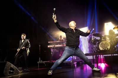Jim Kerr beviste fredag aften, at han er stadig er en forrygende entertainer. Foto: Tom Laursen