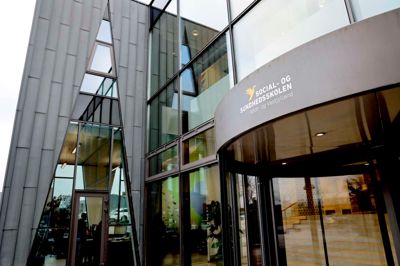 Herning Kommune og Social- og Sundhedsskolen Midt- og Vestjylland arbejder sammen om en ny deltidsuddannelse for social- og sundhedsmedarbejdere.