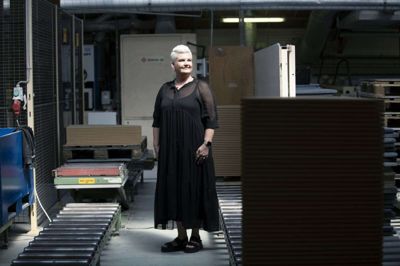 Direktør Diana Vejrup fra Colour Compagniet nævner flere tiltag, som har givet et godt samspil mellem ledelsen og bestyrelsen. Det er blandt andet en plan for årets bestyrelsesmøder, hvor der på forhånd fastlægges temaer og derudover holdes en årlig strategidag, hvor bestyrelsen og ledelsesgruppen i fællesskab taler strategi. Foto: Malene Tswai