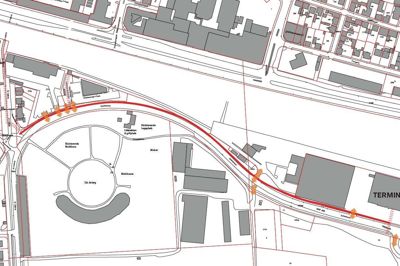 Udvalg har besluttet sig for denne løsning til en stiforbindelse, hvor der anlægges et nyt fortov langs den nordlige side af Godsbanevej. Kort: Herning Kommune