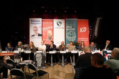 Sådan så det ud for fire år siden, da Mediehuset Ikast-Brande holdt vælgermøde i Bakkehuset. Igen i år er vi klar med en debat, hvor de otte spidskandidater deltager.