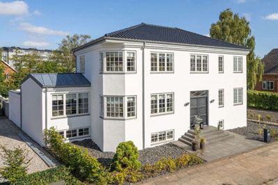 Museumsgade 49 blev sat til salg for 9,5 millioner kroner, men solgt for 8,8 millioner kroner. Foto: Home Herning