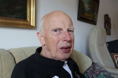 I 2021 flyttede Knud Kaltoft ind på plejecentret Engparken i Brande. Det bliver ifølge ham selv det sidste stop. Men det er også o.k. - Jeg har ingen steder at flytte hen, siger han. Foto: Michael Holmgaard Christiansen