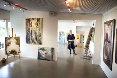 Maj-Britt Christensen åbnede Galleri Maj i foråret 2016, men nu er det slut. Foto: Tom Laursen