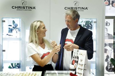 Anders Blichfeldt udfordrede Christina Hembo til et samarbejde, hvor hun skulle lave smykker med udgangspunkt i sangerens tekster. Foto: Henrik Ole Jensen