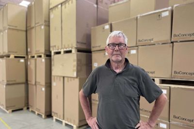 Tonni Kylkjær er indstillet til Den Kongelige Belønningsmedalje for sine 50 år i samme virksomhed. Næste fredag fejres jubilæet internt hos BoConcept. Foto: PR-foto