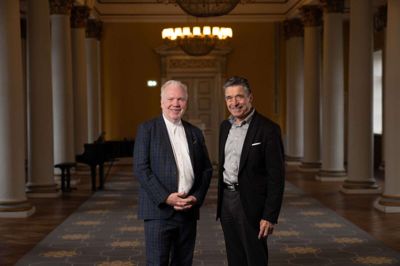 Søren Dahl og Anders Fogh Rasmussen inviterer til talkshow i kongrescentret tirsdag 27. september. Foto: Pr-foto