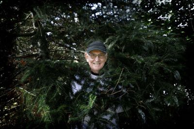 Jørgen Møller er tidligere efterskolelærer og en særdeles berejst mand. - Den bedste skole, jeg har gået på, har været verdens skole - at rejse og tage ud og opleve verden. Foto: Henrik Ole Jensen