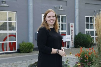 Merete Riis Jensen er ny kvinde på redaktionen i Ikast. Kendskabet til lokalområdet er der dog, eftersom hun stammer fra Herning. Foto: Henrik Ole Jensen