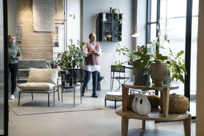 Ét af Society of Lifestyles studios rummer udelukkende artikler fra House Doctor. Med tilbygningen har designvirksomheden fået mange flere kvadratmeter til deres showroom »Studio Home« Foto: Malene Tswai