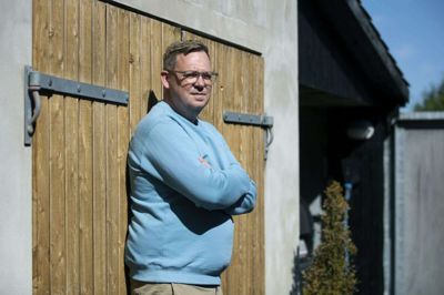 Til daglig kører 43-årige Casper Gammelgaard fra Herning i sin egen Mazda MX-30-elbil. Men om kort tid rejser han til Sydamerika med rejsebureauet Beyond Adventure for at køre fra Lima i Peru til Argentinas sydligste by, Ushuaia, i den vildeste ombyggede Porsche 911. Den kan klare lidt af hvert, og det er nødvendigt på den 40 dage lange køretur, hvor deltagerne skal forcere ørkener, bjerge og jungle. Casper Gammelgaard er med som paramediciner for at stå for sikkerheden. Foto: Malene Tswai