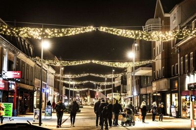 Herning plejer at være tildækket med julelys til december - men i år ser det ud til, at gågaden bliver en anelse mørkere. Foto: Tom Laursen