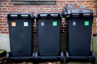 Borgerne i Ikast-Brande får fremover en ekstra affaldscontainer og en højere renovationsregning.Foto: Jakob Stigsen Andersen