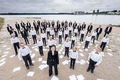 Charlotte Rowan og drengekoret tager til Island, men først venter en mindekoncert for dronning Elizabeth. Foto: Pr-foto