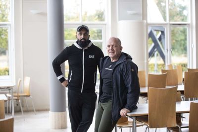 Selvfølgelig skal tidligere kriminelle have en ny chance. De har taget deres straf. Det er filosofien hos Brian Medom Lund, der er studievejleder på byggeuddannelserne på Herningsholm Erhvervsskole & Gymnasier. Foto: Malene Tswai