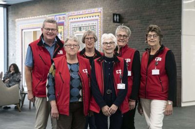 Herning Folkeblad har tidligere skrevet om patientstøtterne i Gødstrup. Ester Poulsen står som nummer tre fra venstre. Foto: Malene Tswai