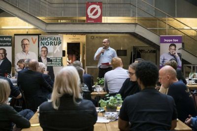 Erhvervsrådet Herning & Ikast-Brande og Innovatorium inviterede til Business Breakfast med særligt fokus på Folketingsvalget. Foto: Malene Tswai