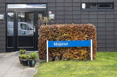 Spareøvelse ændrer døgntilbuddet Mejeriet på Brændgårdvej i Herning til et aften- og dagtilbud. Besparelserne på det specialiserede område skaber uro, fortæller Helle Petersen, der er næstformand i MED-udvalget under børn- og forebyggelse. Foto: Malene Tswai