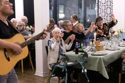 Ole Brandstrup spiller i kulturfest-ugen tre koncerter for seniorer.