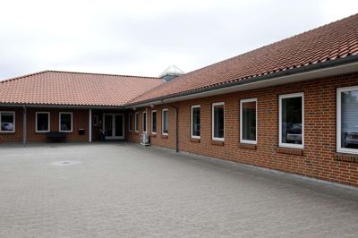 Lukningen af bostedet Nørrevænget i Vildbjerg skal spare kommunen fem millioner kroner om året. Det koster dog også en del penge at flytte beboerne til Herning. Foto: Henrik Ole Jensen