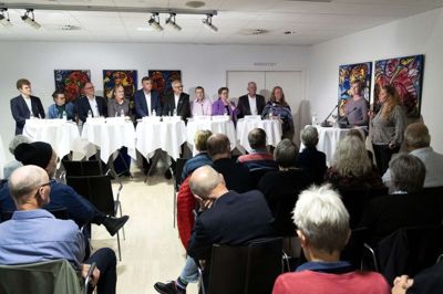 10 folketingskandidater og borgmestrene fra både Herning og Silkeborg deltog, da Herning Folkeblad i forbindelse med folketingsvalget holdt valgmøde. Foto: Tom Laursen
