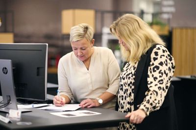 Fra Nordea lyder en opfordring om vigtigheden af lige at stoppe op og forholde sig til andet end juletravlhed. Det kan nemlig være en fordel for rigtig mange at få opdateret den forskudsopgørelse for 2023, som er landet i mailboksen. Foto: PR-foto