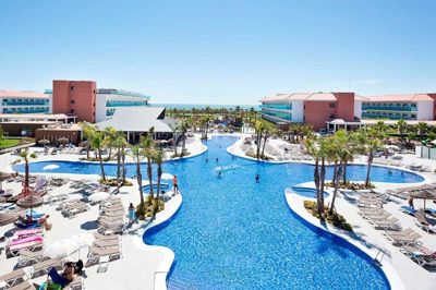 Som noget helt nyt kan Aventura Rejser til sommer tilbyde pakkerejser direkte fra Billund Lufthavn til både Ibiza og Cadiz på kysten i Andalusien. Foto: Pr-foto