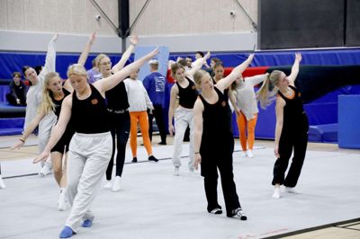 TeamGym er en populær idrætsgren, men det er meget forskelligt hvor populær den er blandt henholdsvis drenge og piger landet over. I Aarhus er der for eksempel mange pigehold, mens der slet ingen var i Gjellerup Sdr. Det er der nu. Foto: Henrik Ole Jensen