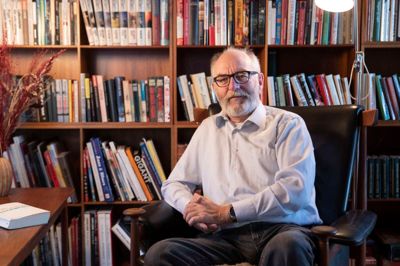 Johs Poulsen gæster Aulum Højskoleforening onsdag 28. januar. Her skal han fortælle om 44 år i politik.