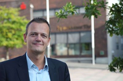 Direktør Ole Beith glæder sig over placeringen som landets næstbedste penge-institut. Foto: Pr-foto