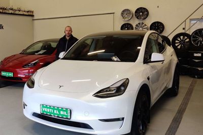 Peter Vesti fra Vesti El Biler kommer til at miste mange penge på, at Tesla pludselig har sænket salgsprisen på elbiler med 20-30 procent. Foto: Privatfoto