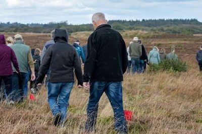 Med kombinationen af fællesskab og motion i frisk luft og smuk natur tiltrækker søndagsaktiviteterne mange interesserede. Foto: PR-foto