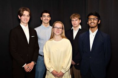 De fem deltagere i Akademisk Talentudvikling fra Ikast-Brande Gymnasium Andreas Johansen Albert Vincent Vingtoft, Mads Filsø Hyldal Nielsen, Balavignesh Baskar og Louise Amanda Nielsen. Foto: Privat Foto