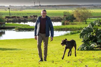 Søren Christensen er formand for de vestjysk landmænd. Han ser mulighederne i et samarbejde om energiparken ved Tarm, men peger også på, at det skal være en fordel for landbruget økonomisk og klimamæssigt. Foto: PR-foto